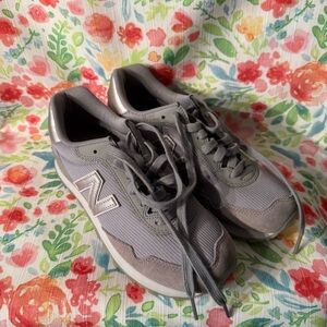 New Balance Tennis Shoes-Gray